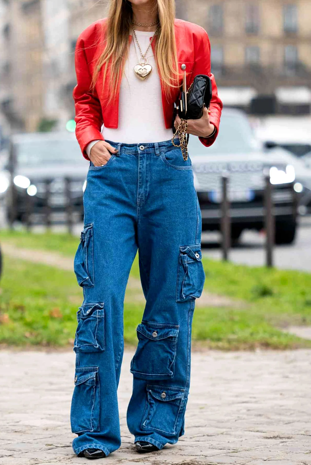 Light Wash Cargo Jeans Outfit