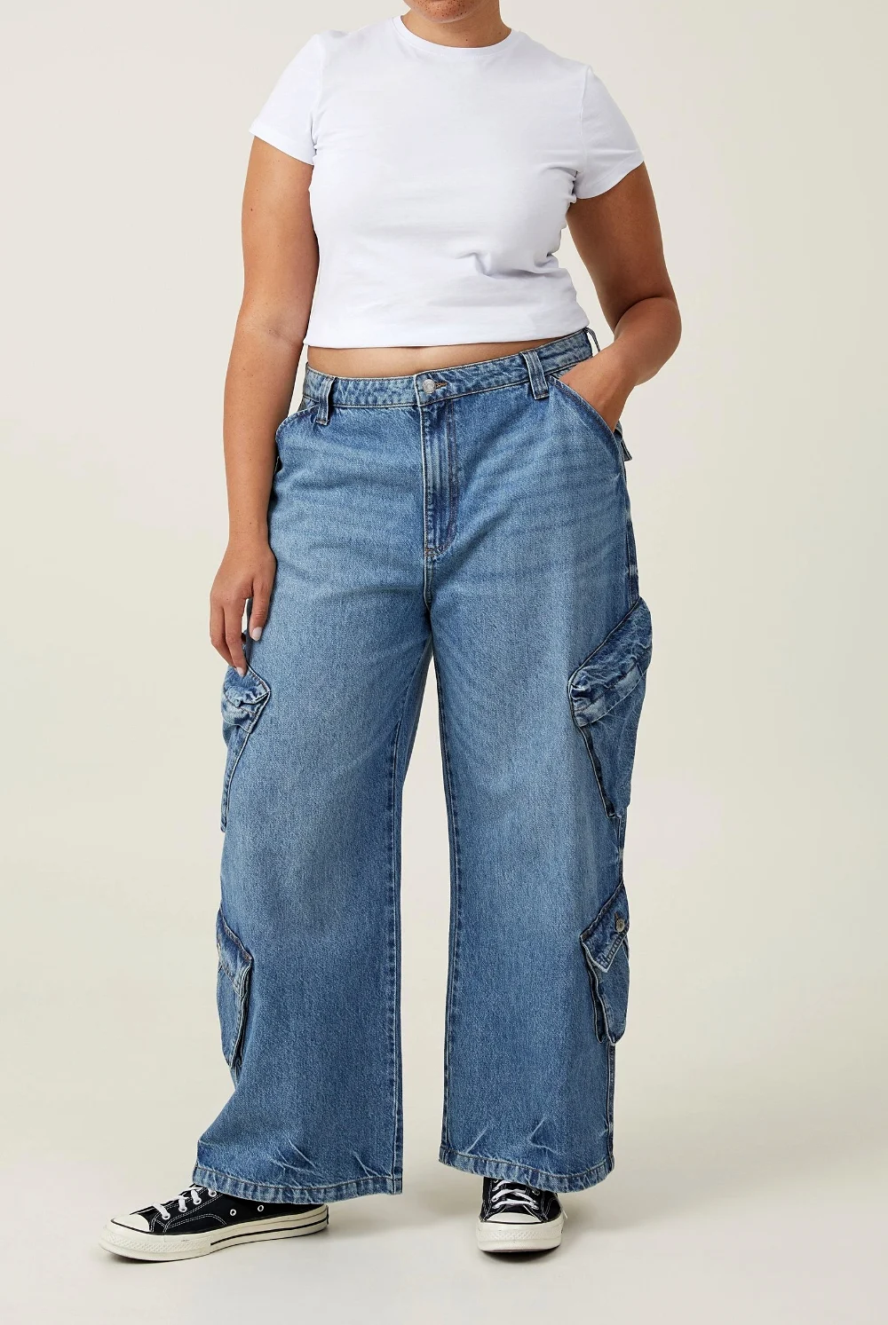 Wide Leg Cargo Jeans Outfit Women