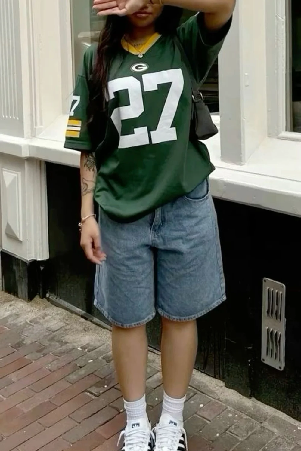 baggy jorts women outfit