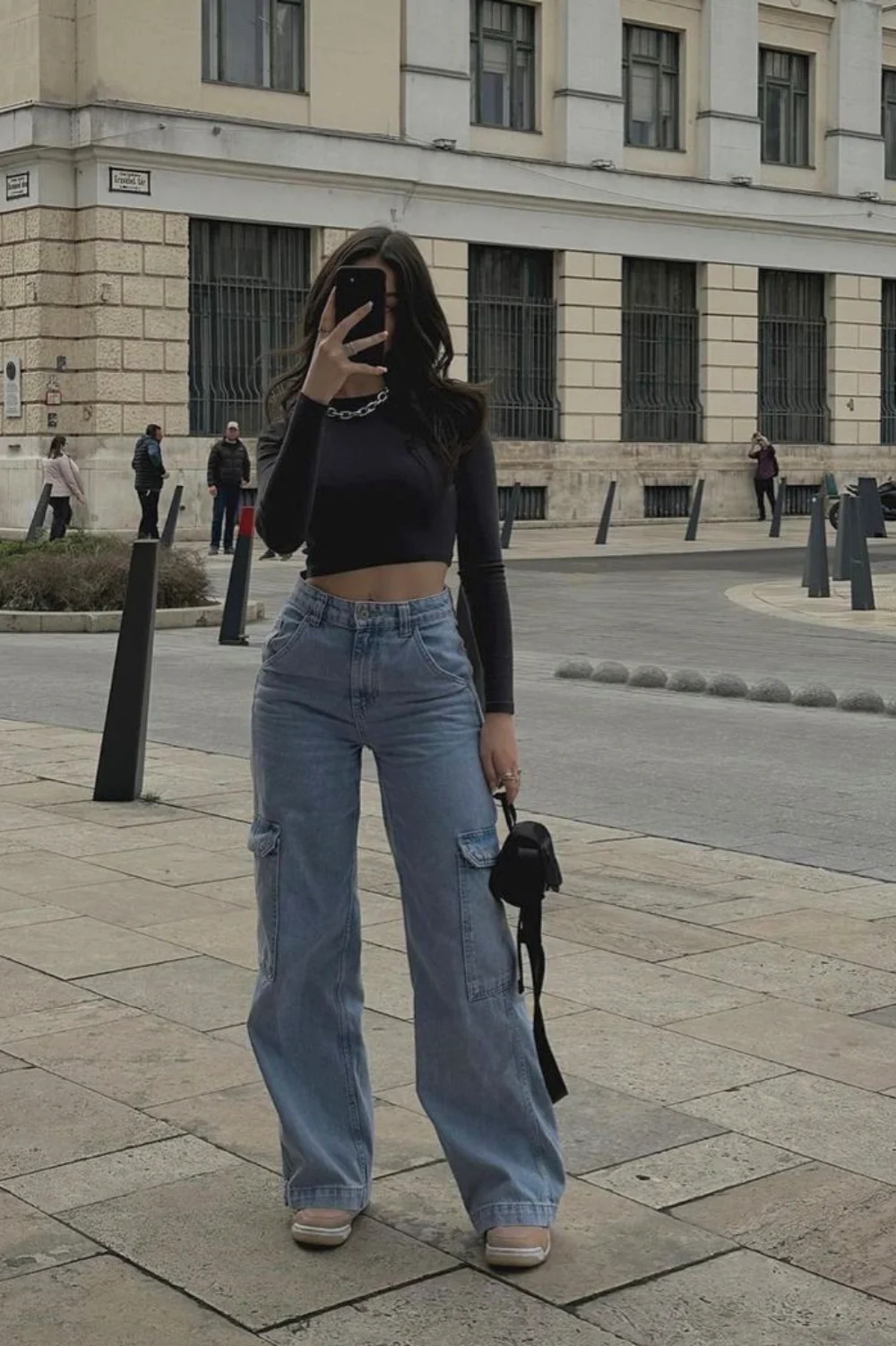 cargo jeans outfit women