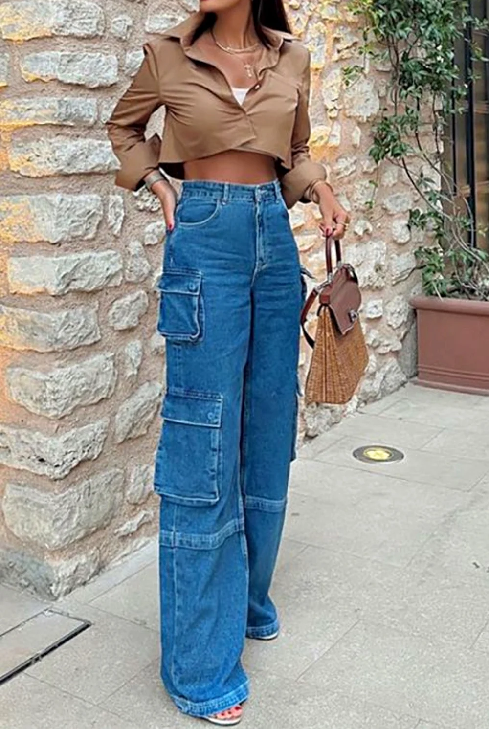 easy cargo jeans outfit