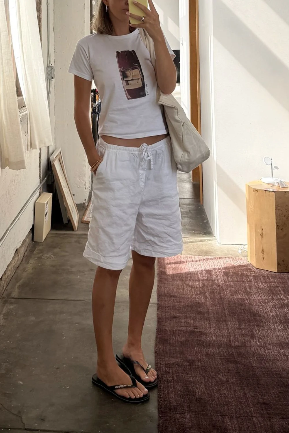 linen shorts outfit for women