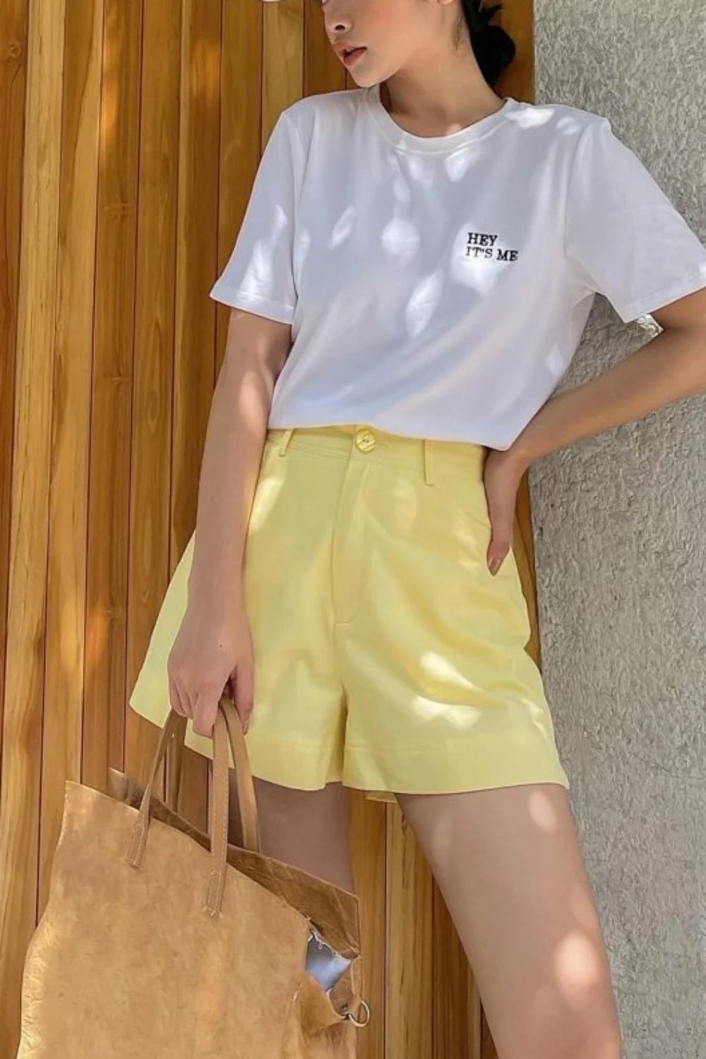 yellow linen shorts outfits