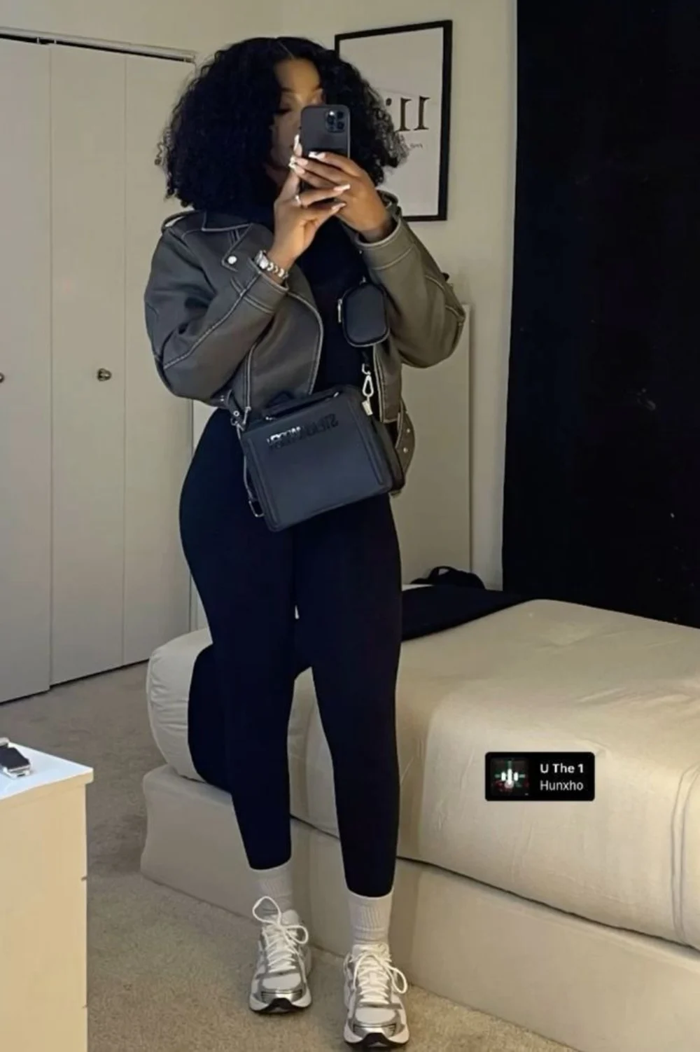 Asics outfit black woman idea