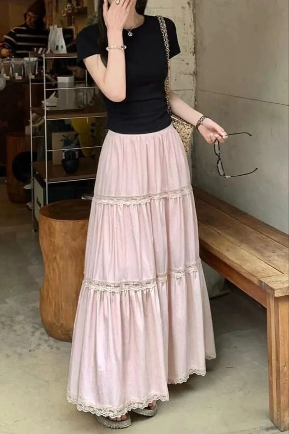 Floral tiered skirt outfit idea Floral tiered skirt outfit idea