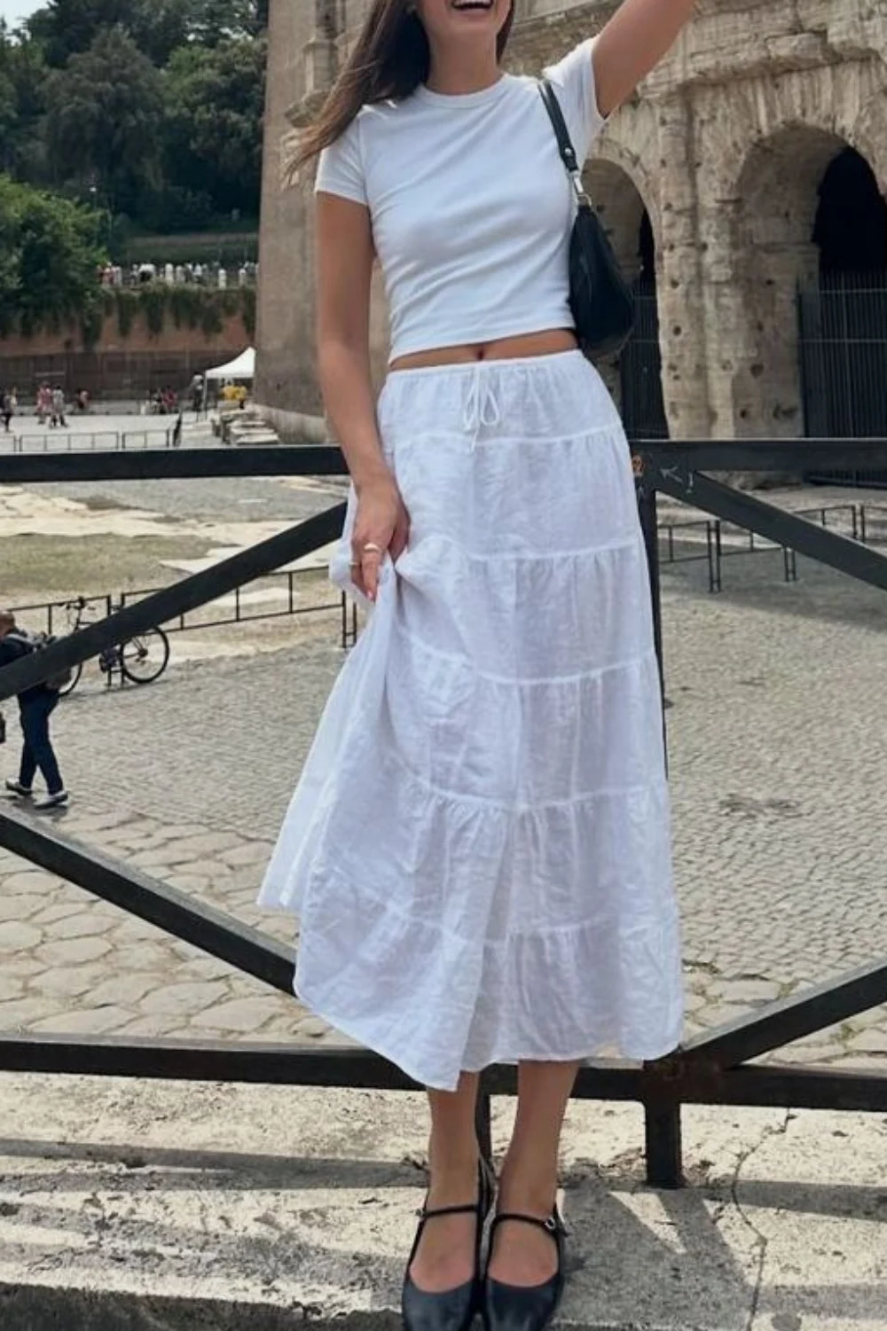 Long white linen skirt outfit idea