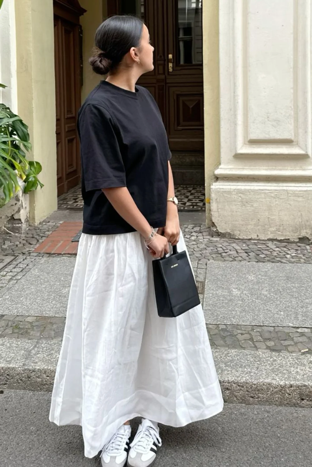White linen skirt outfit women idea