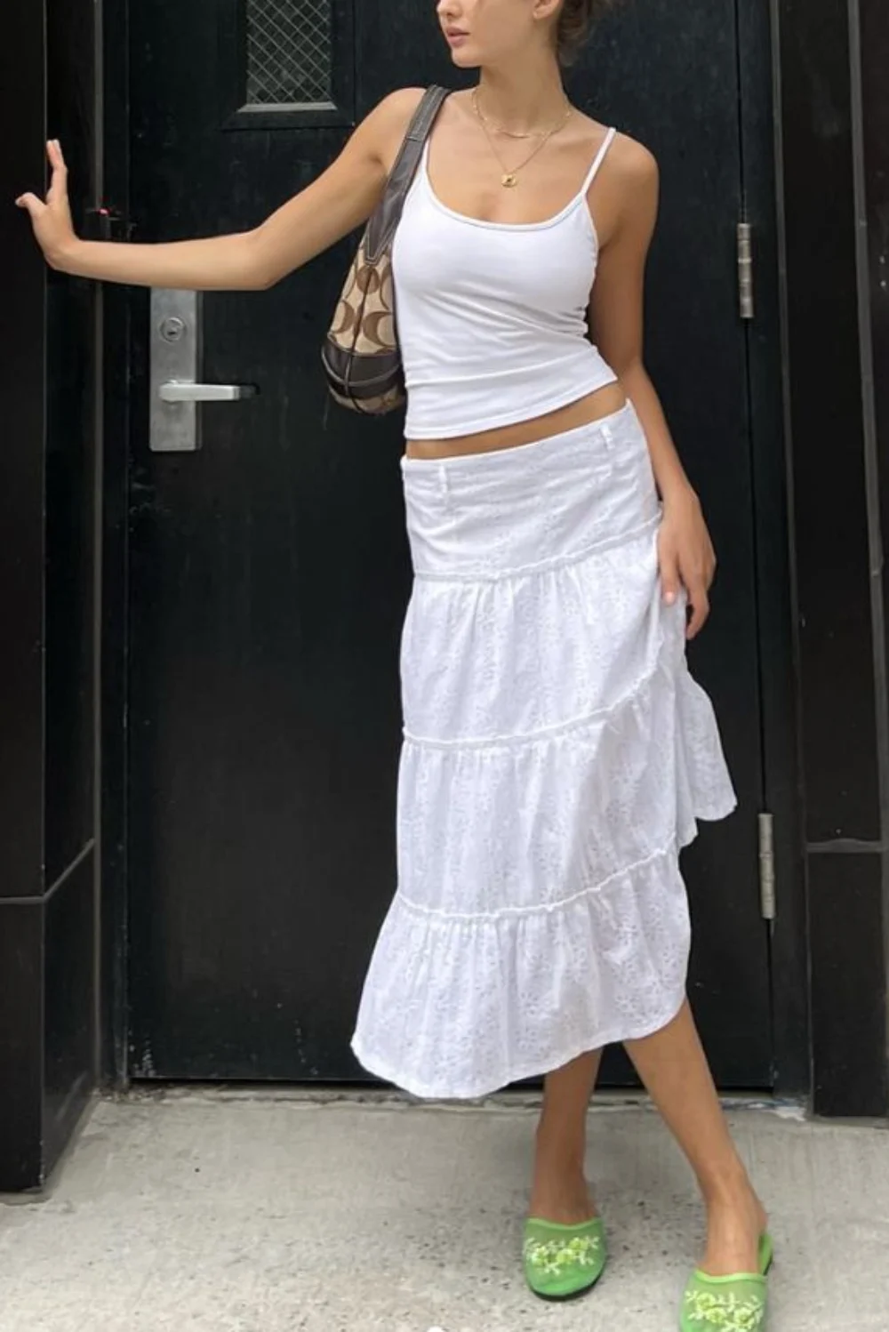 White midi skirt outfit aesthetic White midi skirt outfit aesthetic