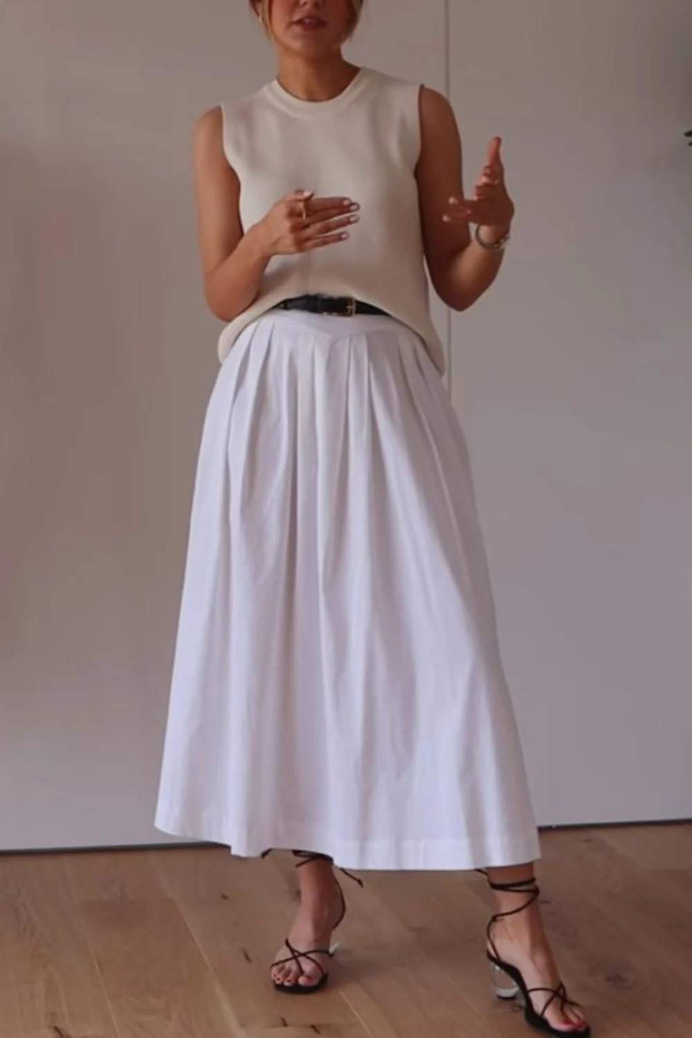 White midi skirt outfit summer inspo White midi skirt outfit summer inspo