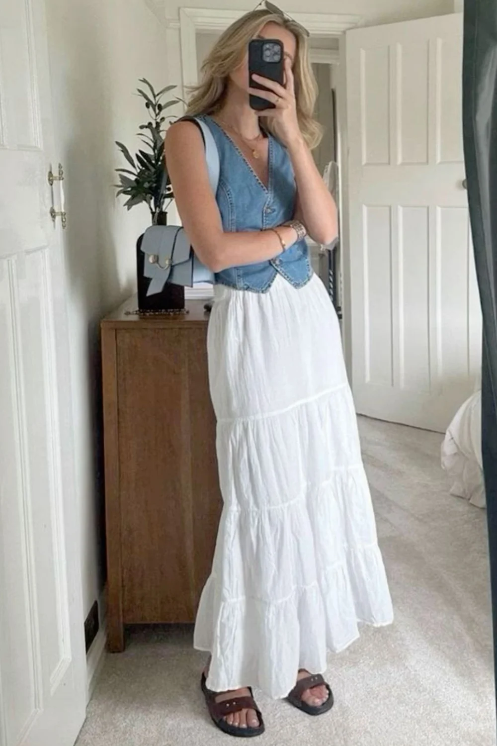 White tiered skirt outfit idea White tiered skirt outfit idea