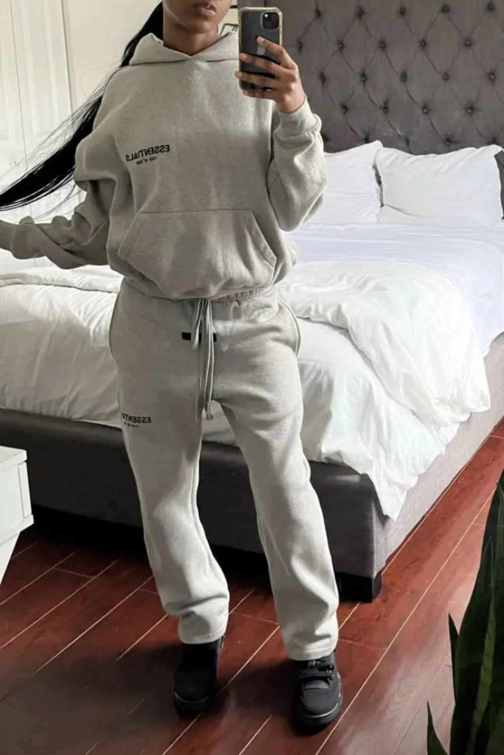 essential hoodie outfits for women
